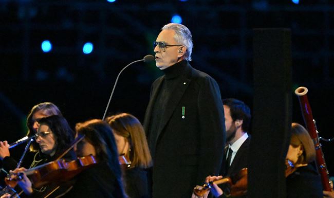 Andrea Bocelli met Blackfin bril tijdens opening Olympische Spelen 